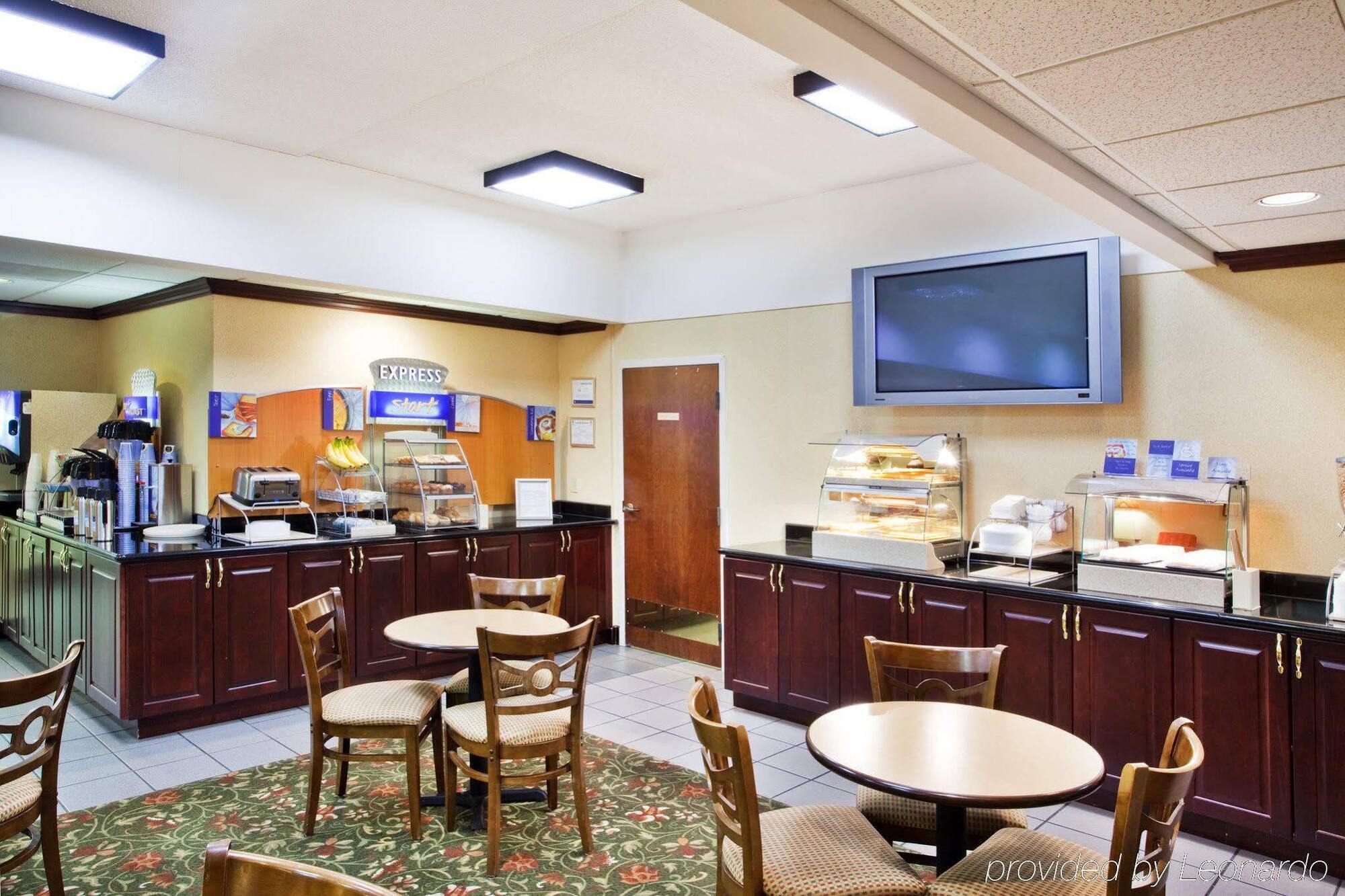 Holiday Inn Express Atlanta W Дугласвилл Экстерьер фото